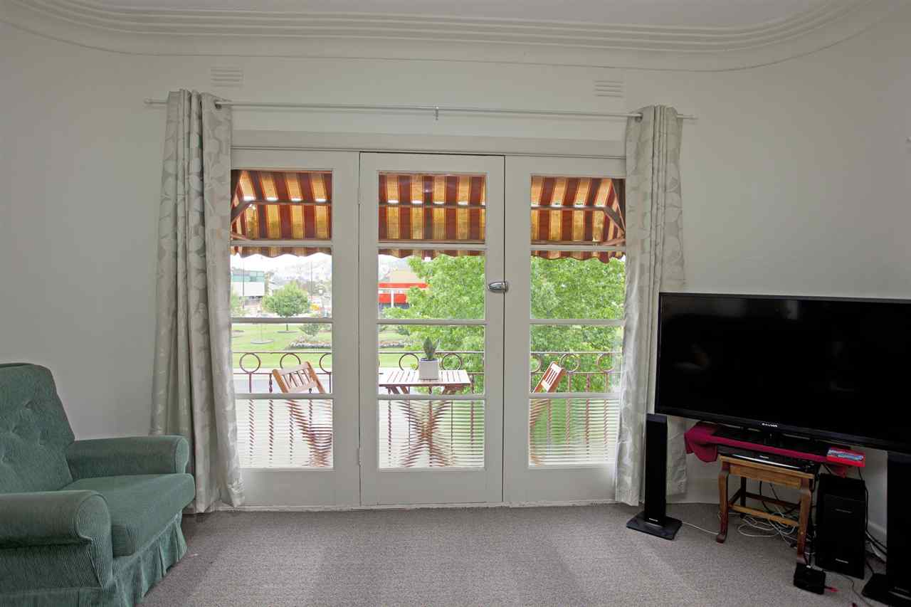 resized-2349823-editgundowering house 86.JPG